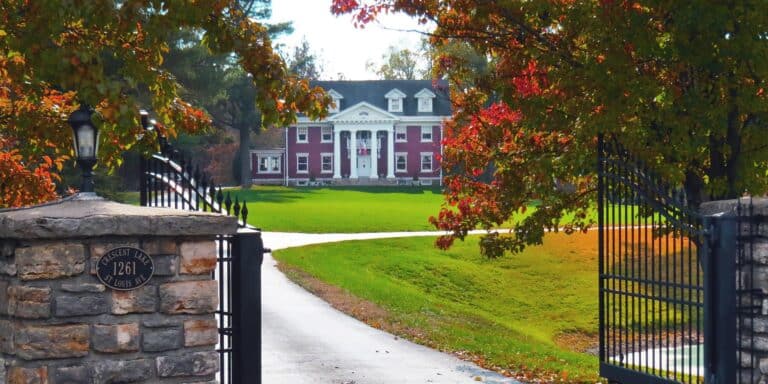inn on crescent lake