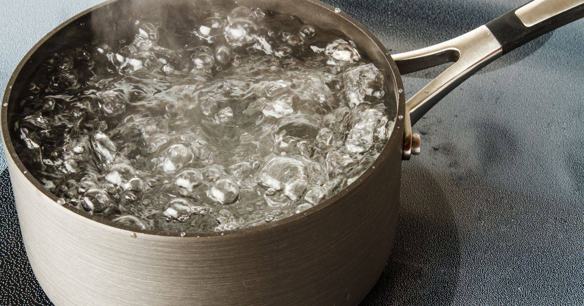water boiling in a pan on a stove