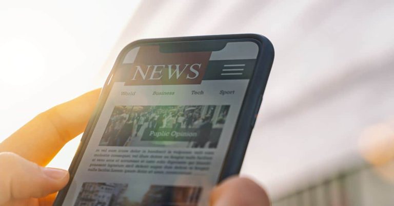 Online news on phone