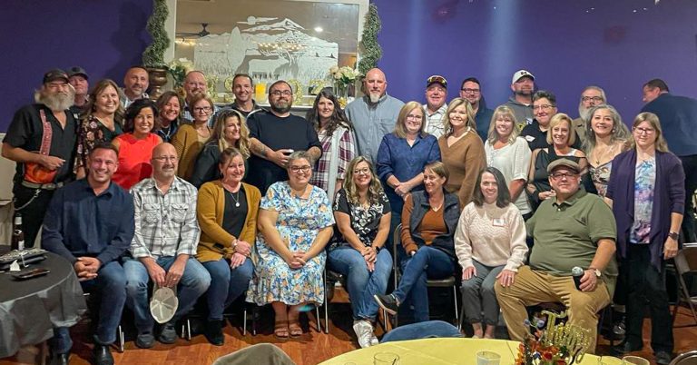 How the Excelsior Springs Class of ’93 Makes the Holidays Brighter