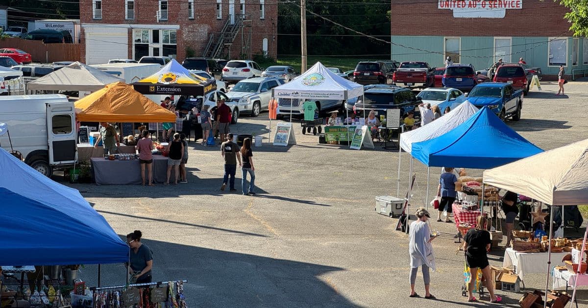 Farmers Market in Hitch Lot in Excelsior Springs