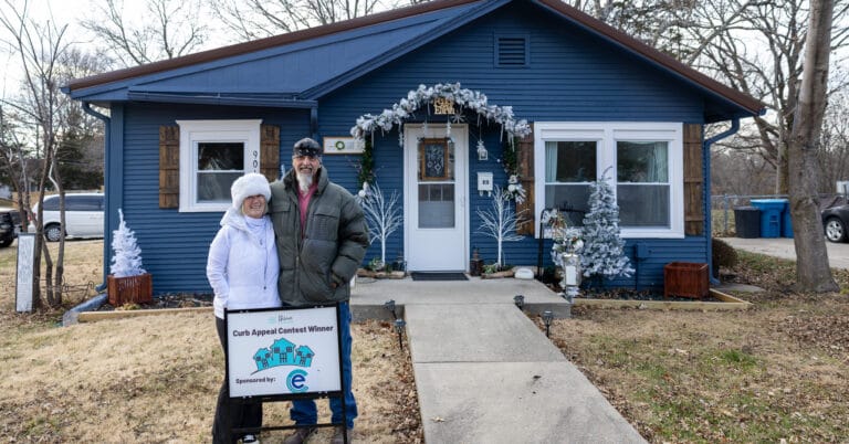 December Thrive Curb Appeal Award Winners: Erin Riley and Doug Campbell