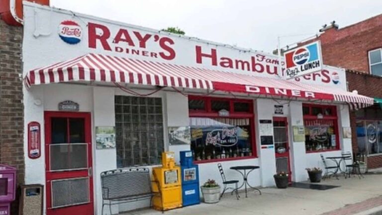 Ray’s Lunch, a Downtown Staple That Still Gets It Right